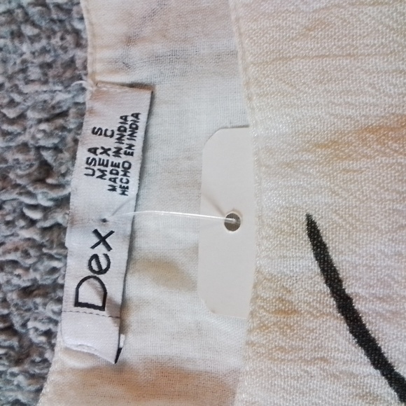 🎊3 FOR $10 DEX WOMENS SMALL FLORAL BEIGE SHIRT - Picture 2 of 2